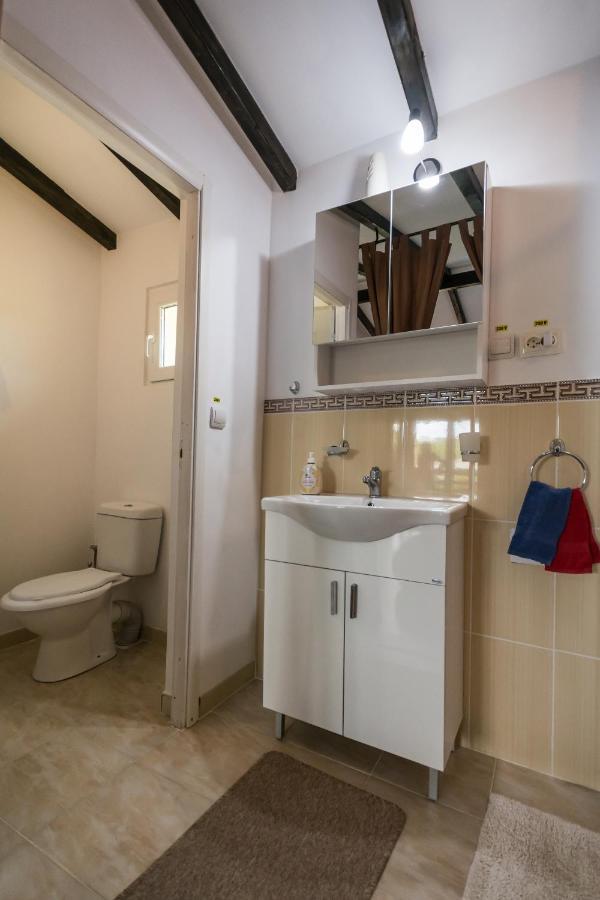 Casa Cu Muri Tîrgu Ocna Exterior foto